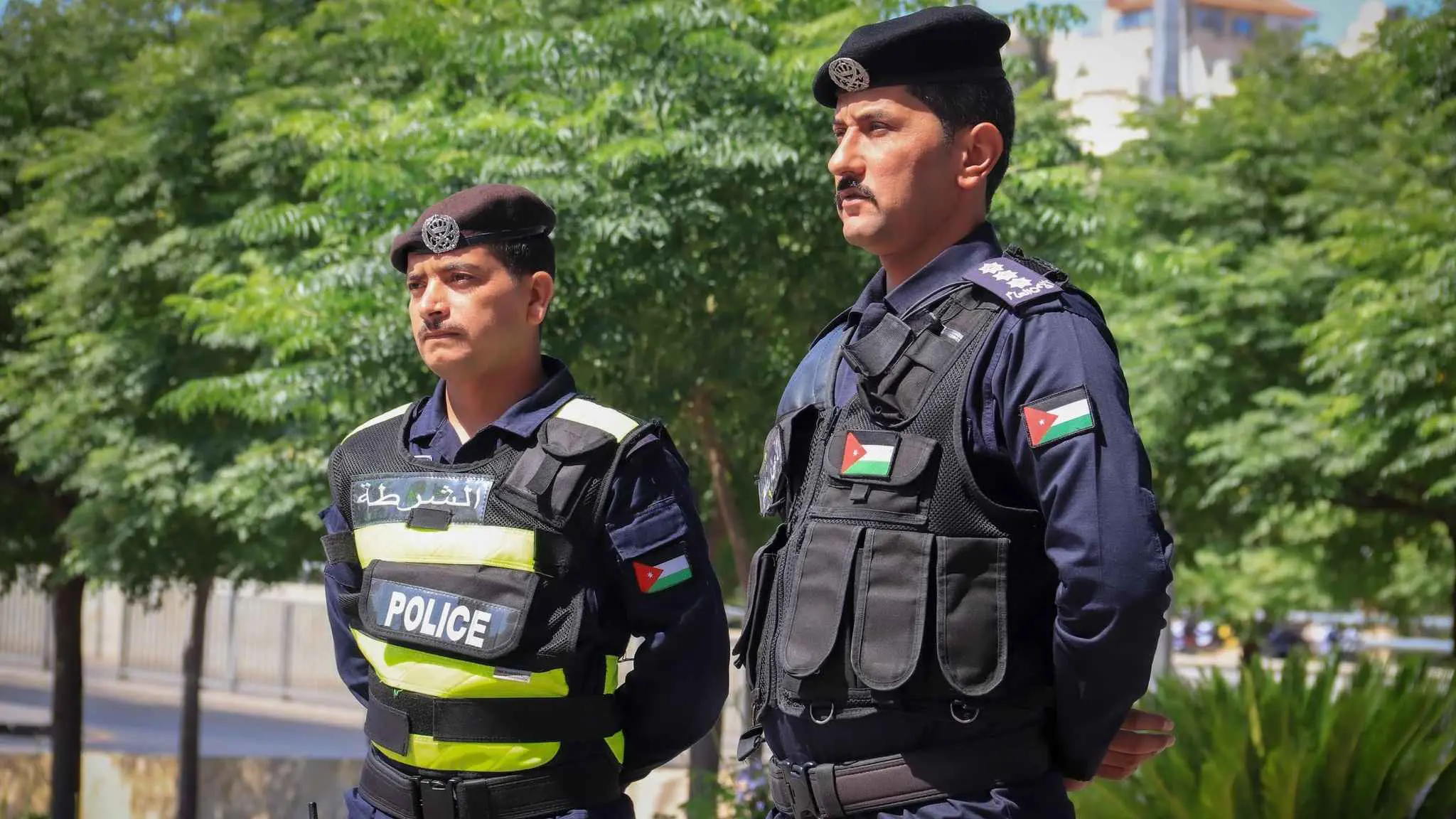 الأمن الأردني يضبط سائقاً سمح لابنه الحدث بقيادة حافلة (فيديو)