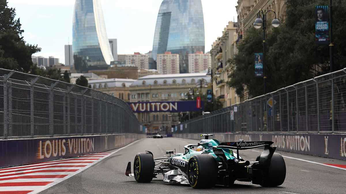 ألونسو الأسرع في التجارب الحرة الأولى في سنغافورة وفيرستابن الثالث