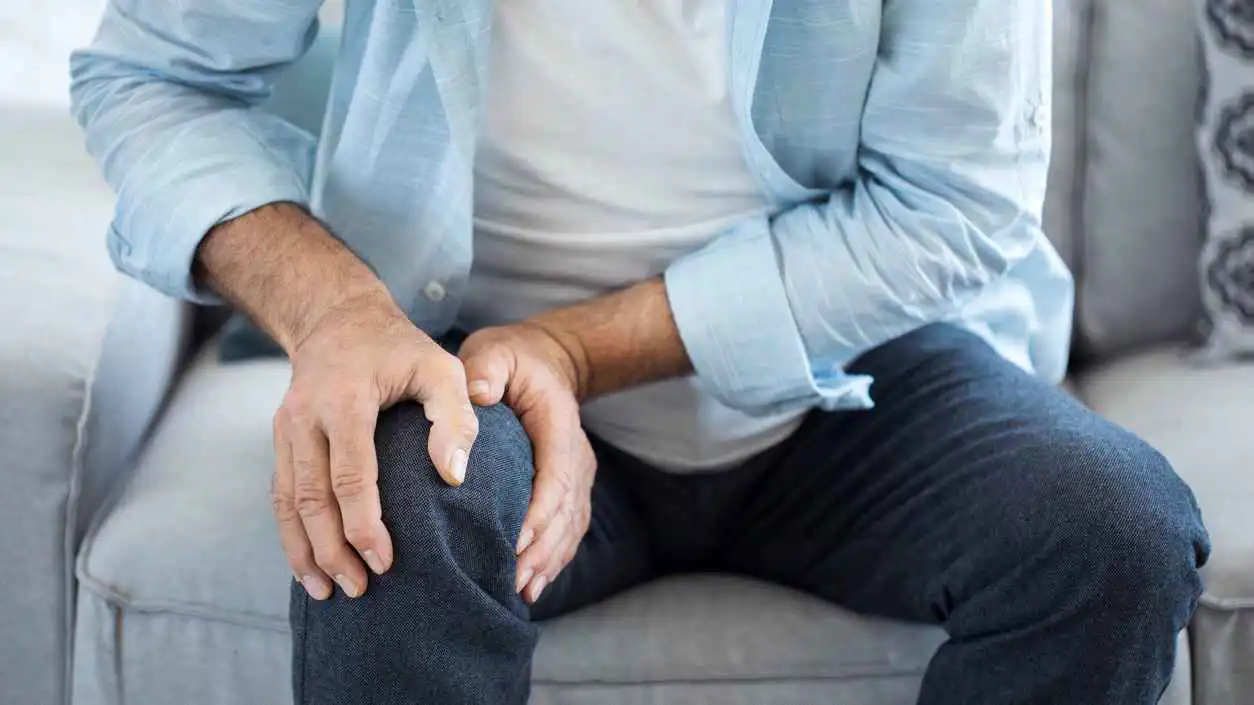 3 مكملات غذائية قد تحمي مفاصلك وتخفف تيبسها