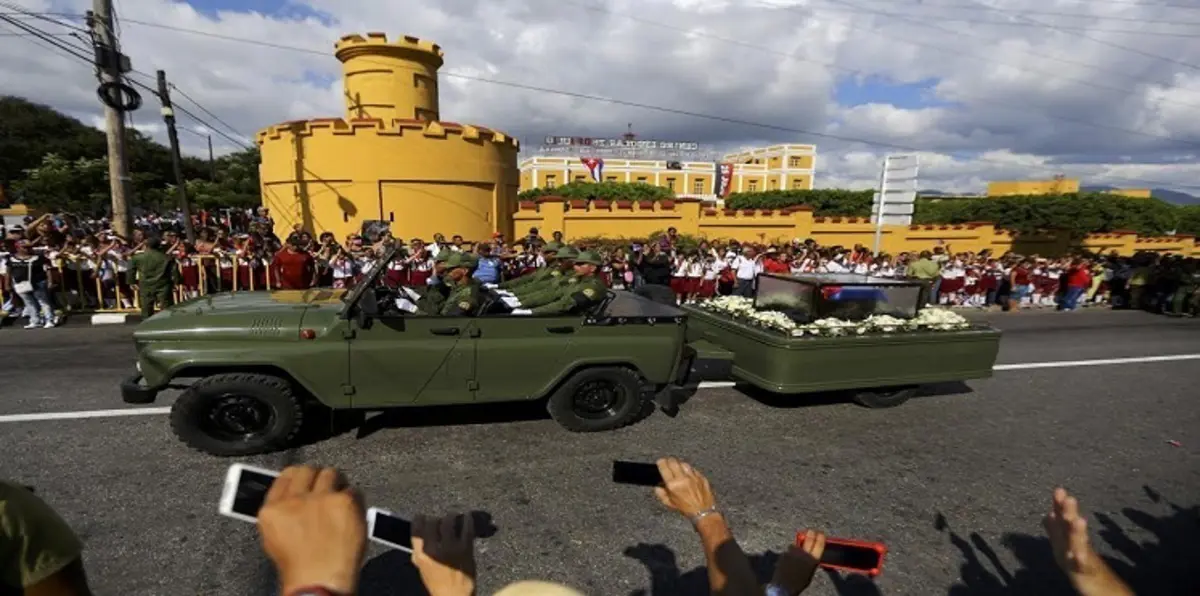 الموكب الجنائزي لكاسترو يصل محطته الأخيرة (صور)