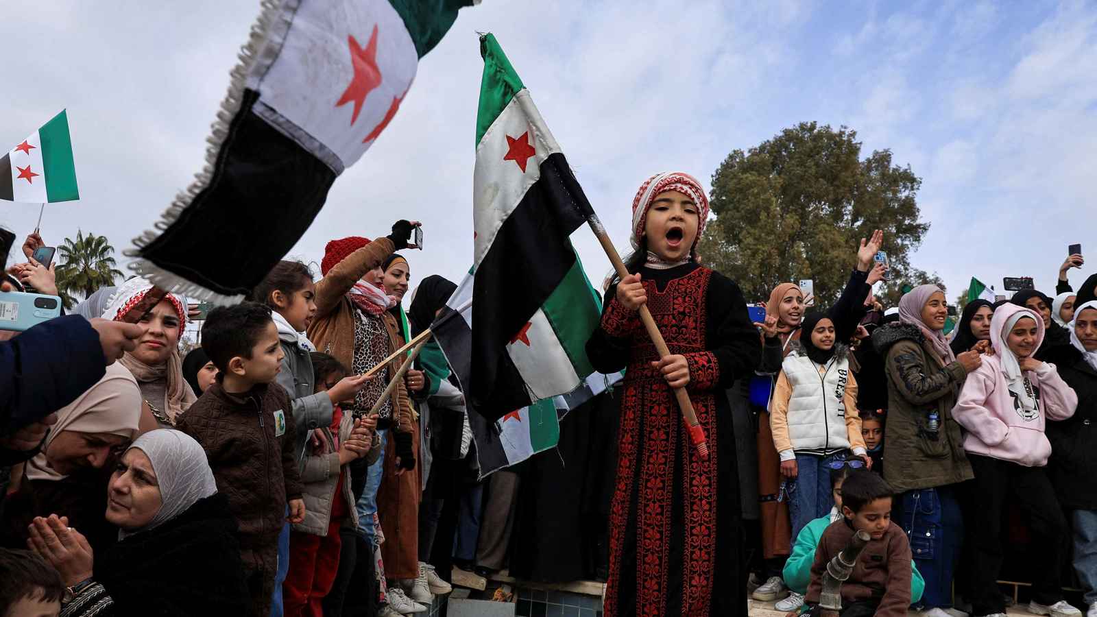 الإدارة السورية تكشف عن موعد تشكيل الحكومة الجديدة وصياغة الدستور