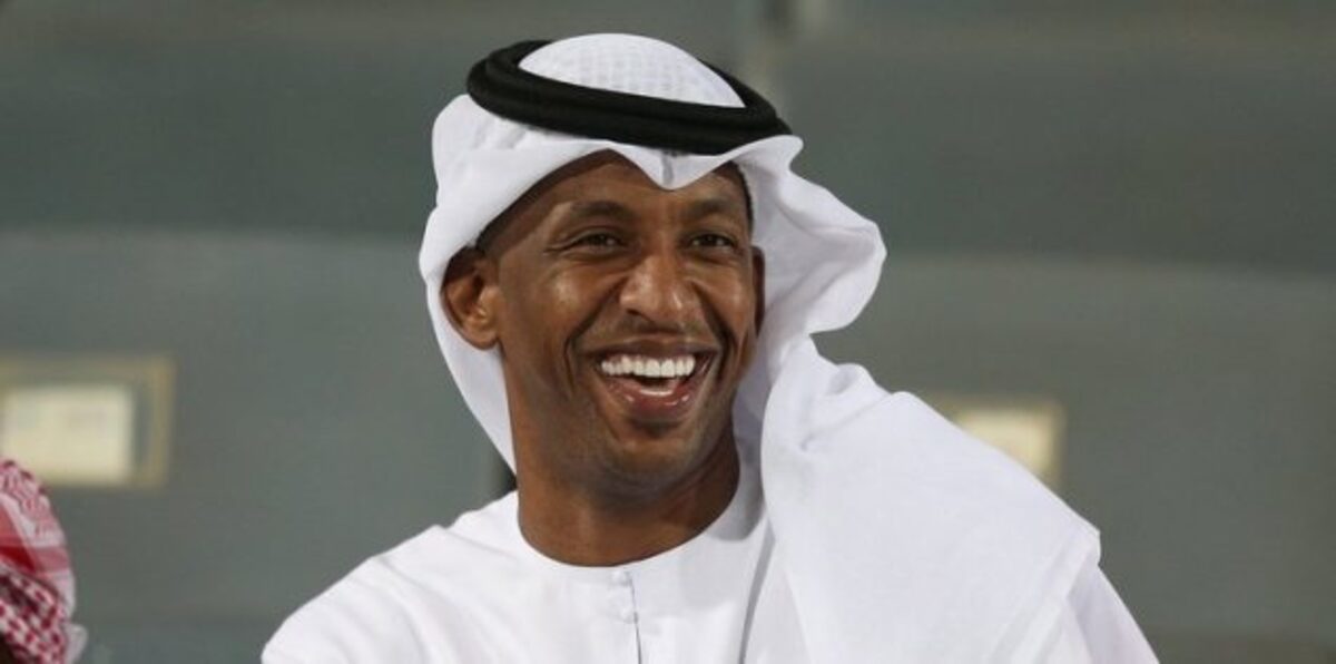 النجم الإماراتي بشير سعيد يعلن اعتزاله كرة القدم من داخل الحرم (فيديو)