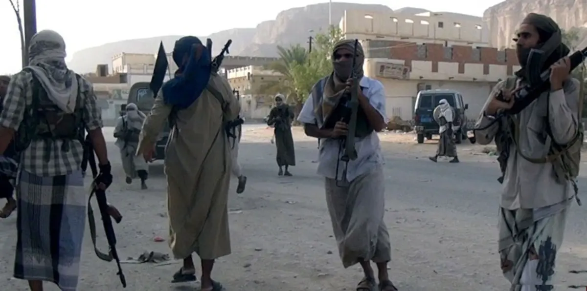 القاعدة يسيطر على "أحور" جنوب اليمن