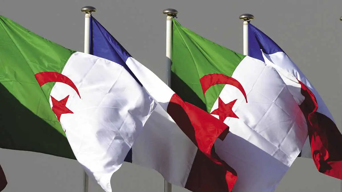 وسط اتهامات بـ"التواطؤ".. تعاطي فرنسا مع الحراك الجزائري يضعها في موقف محرج