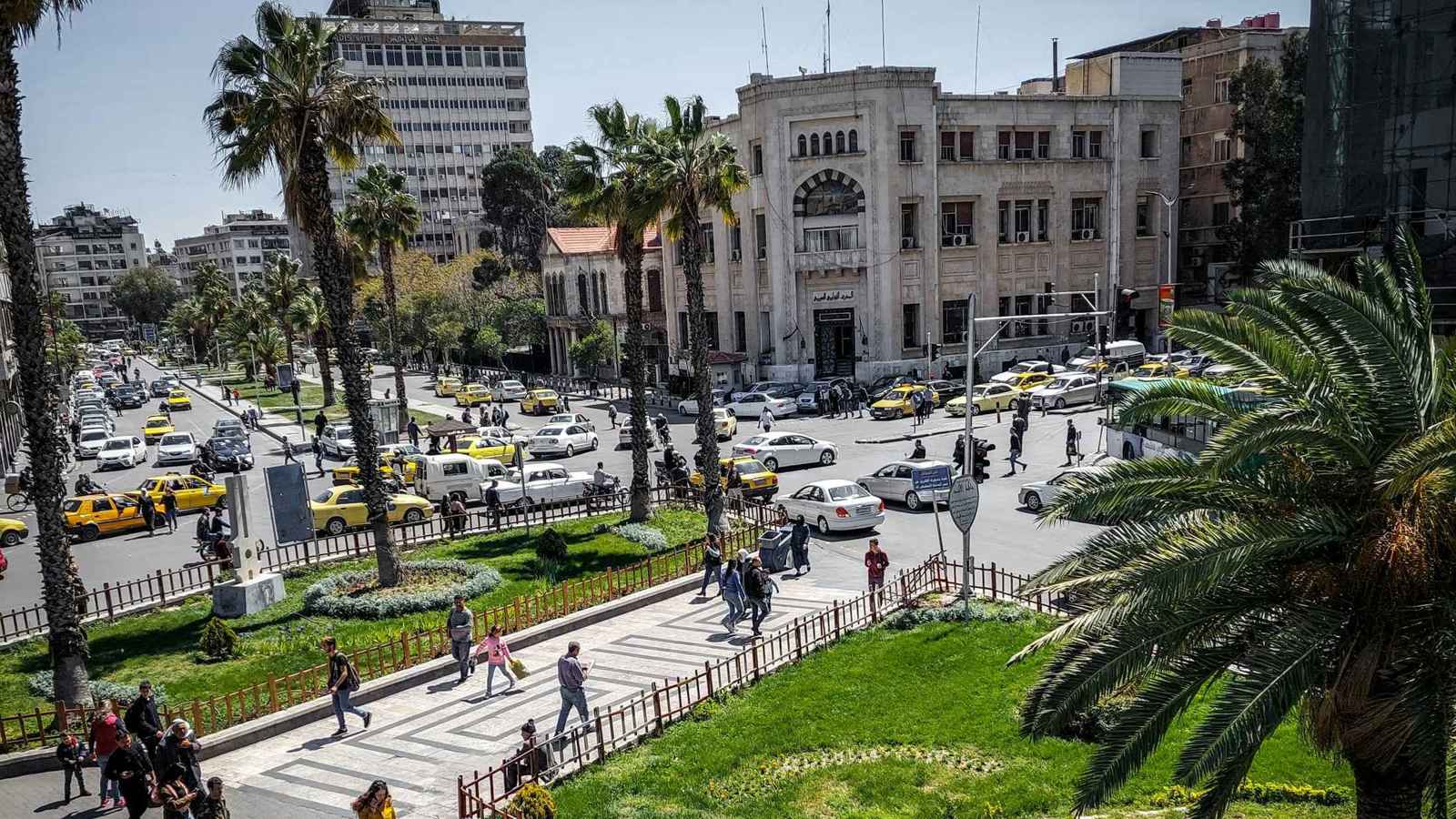 خاص- دون تنسيق مع دمشق.. الأمم المتحدة تروج لـ"خطتها الانتقالية" عبر الطوائف