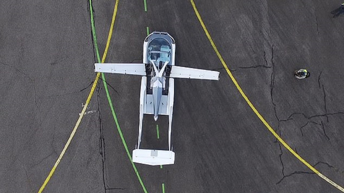 السيارة الطائرة "Air Car" تحلق لارتفاع 1500 قدم في أول رحلة تجريبية (صور وفيديو)