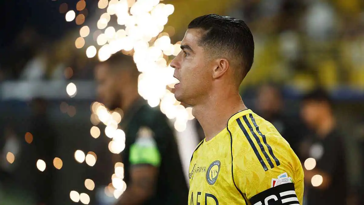 النصر يملك جمهوراً قبل رونالدو.. الفراج يرد على غياب الجمهور عن مباراة استقلول