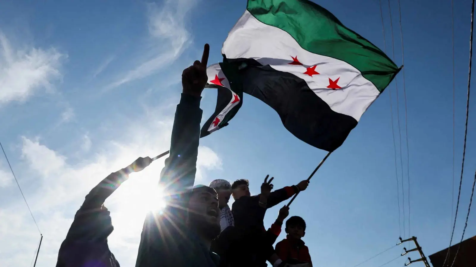 الإدارة السورية تلغي العمل بدستور 2012