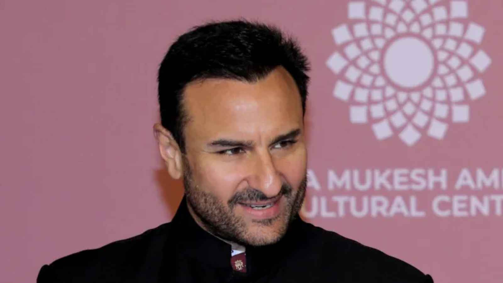 تفاصيل جديدة في حادثة طعن النجم سيف علي خان