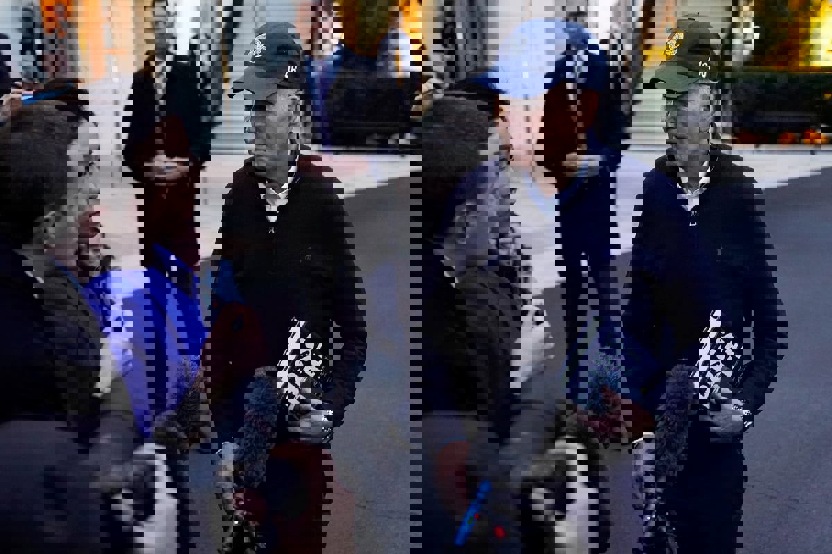 بايدن يحذر من خطر السيارات الصينية على الأمن القومي الأمريكي