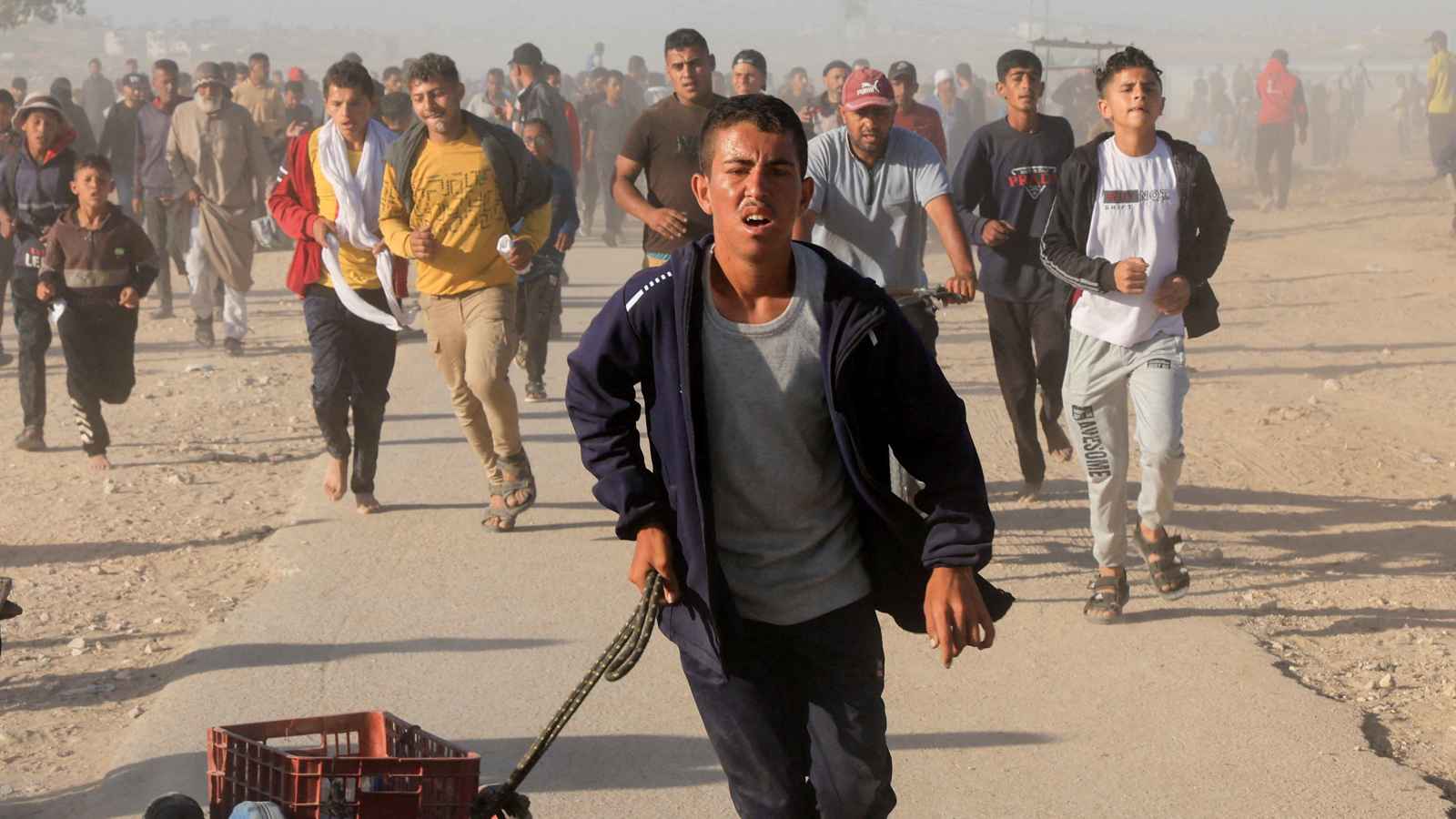 إسرائيل تعترف بتعرض فلسطينيين للأذى بمراكز المساعدات في غزة