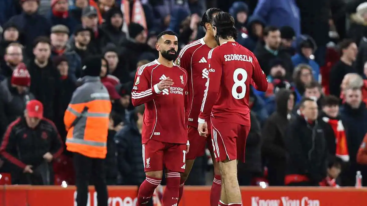 سلوت يكذب.. وائل جمعه يهاجم مدرب ليفربول بسبب صلاح