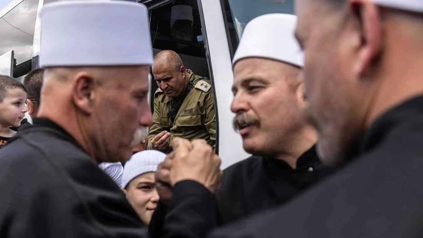 بعد التقارب مع واشنطن .. هل نجح الشرع في "إحراق" أخطر أوراق الدروز؟