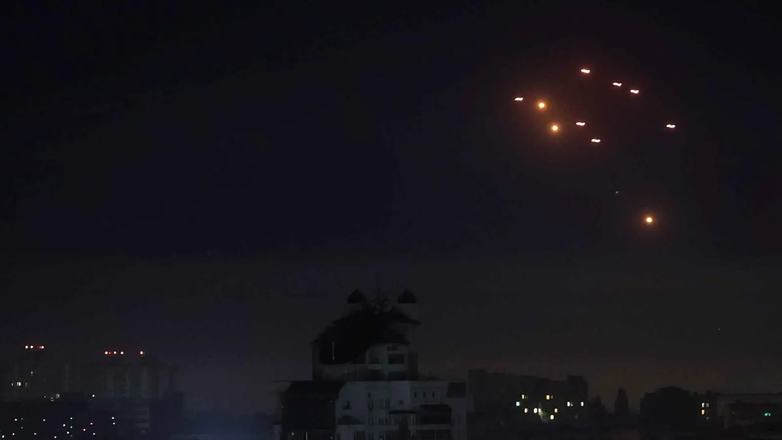 عشية مفاوضات إسطنبول.. هجوم روسي كاسح بمئات المسيرات على أوكرانيا