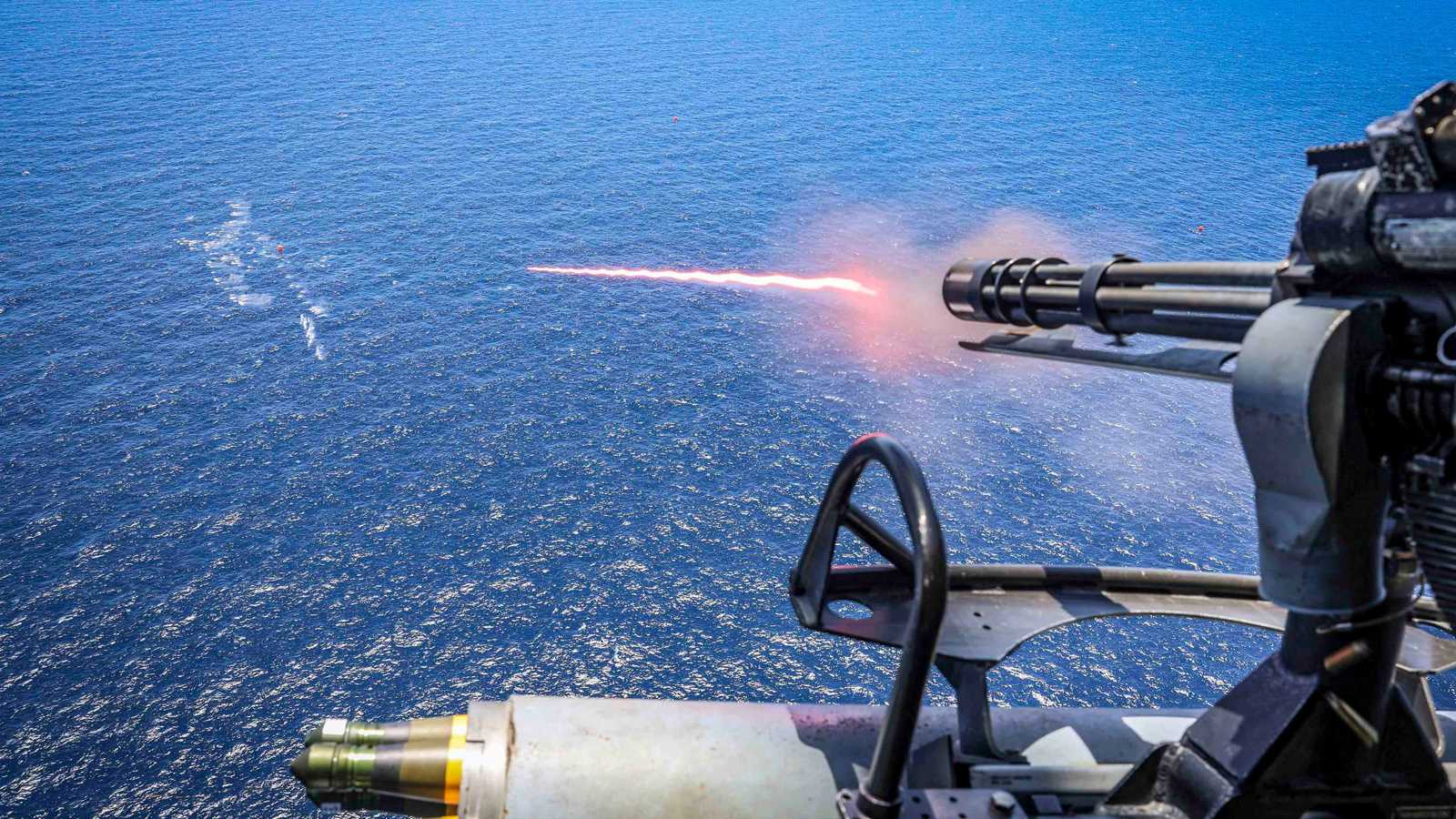 مقتل 4 أشخاص بغارة أمريكية على سفينة يشتبه في نقلها مخدرات (فيديو)