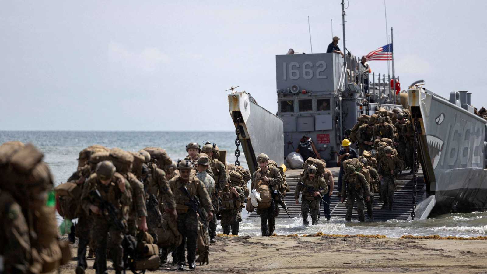 تأثير الدومينو.. هل تتمدّد "حرب المخدرات" من فنزويلا إلى خصوم ترامب "اليساريين"؟