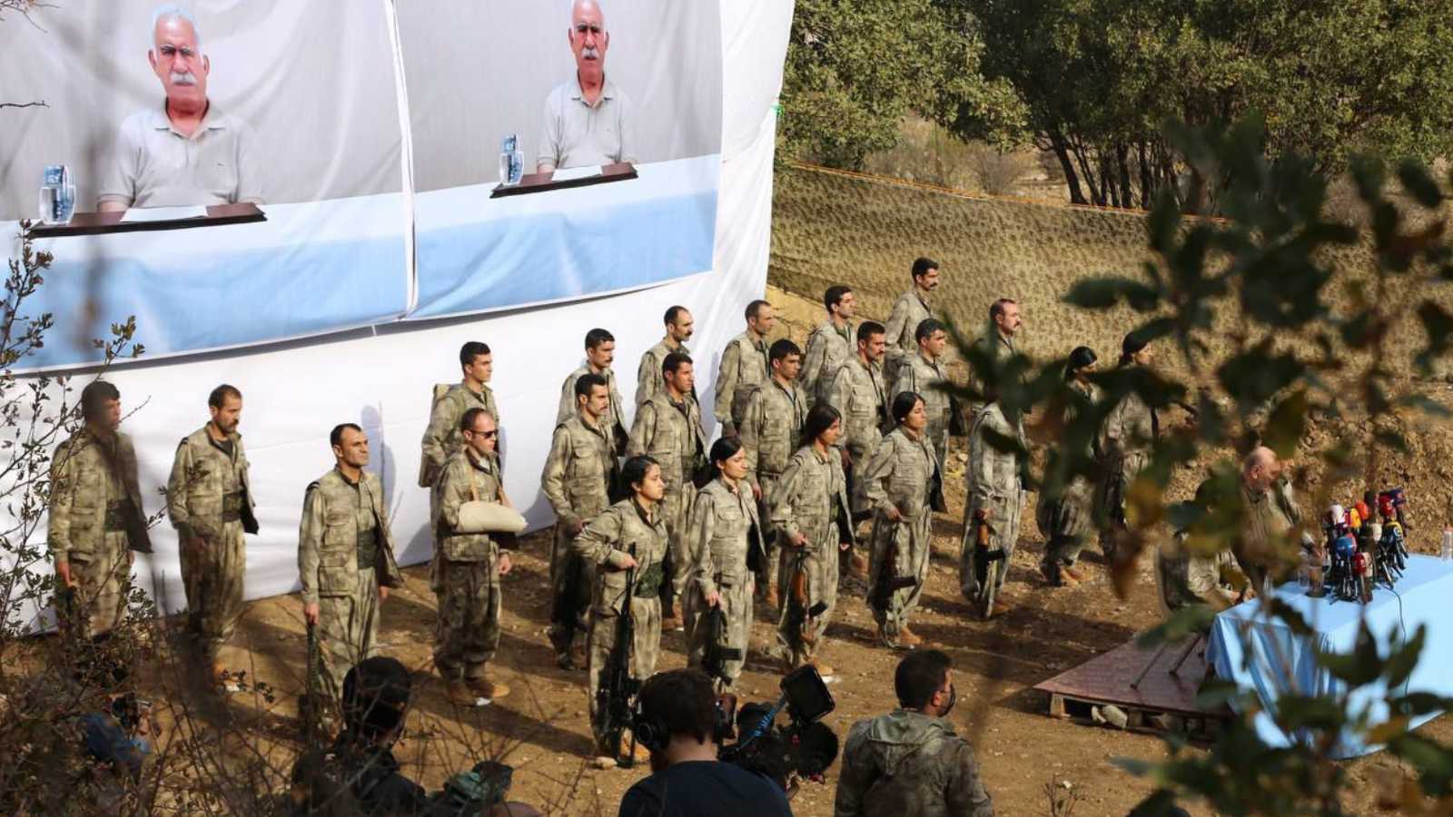 هل بات السلام قريبا؟.. انسحاب المقاتلين الأكراد يفتح "بوابة التسوية" مع أنقرة