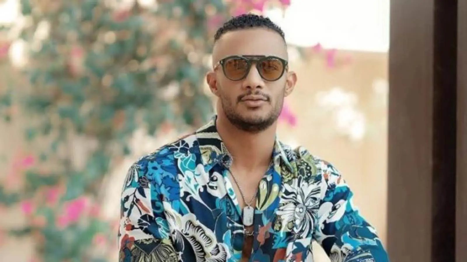 على نهج عمرو دياب.. محمد رمضان يصفع أحد معجبيه (فيديو)