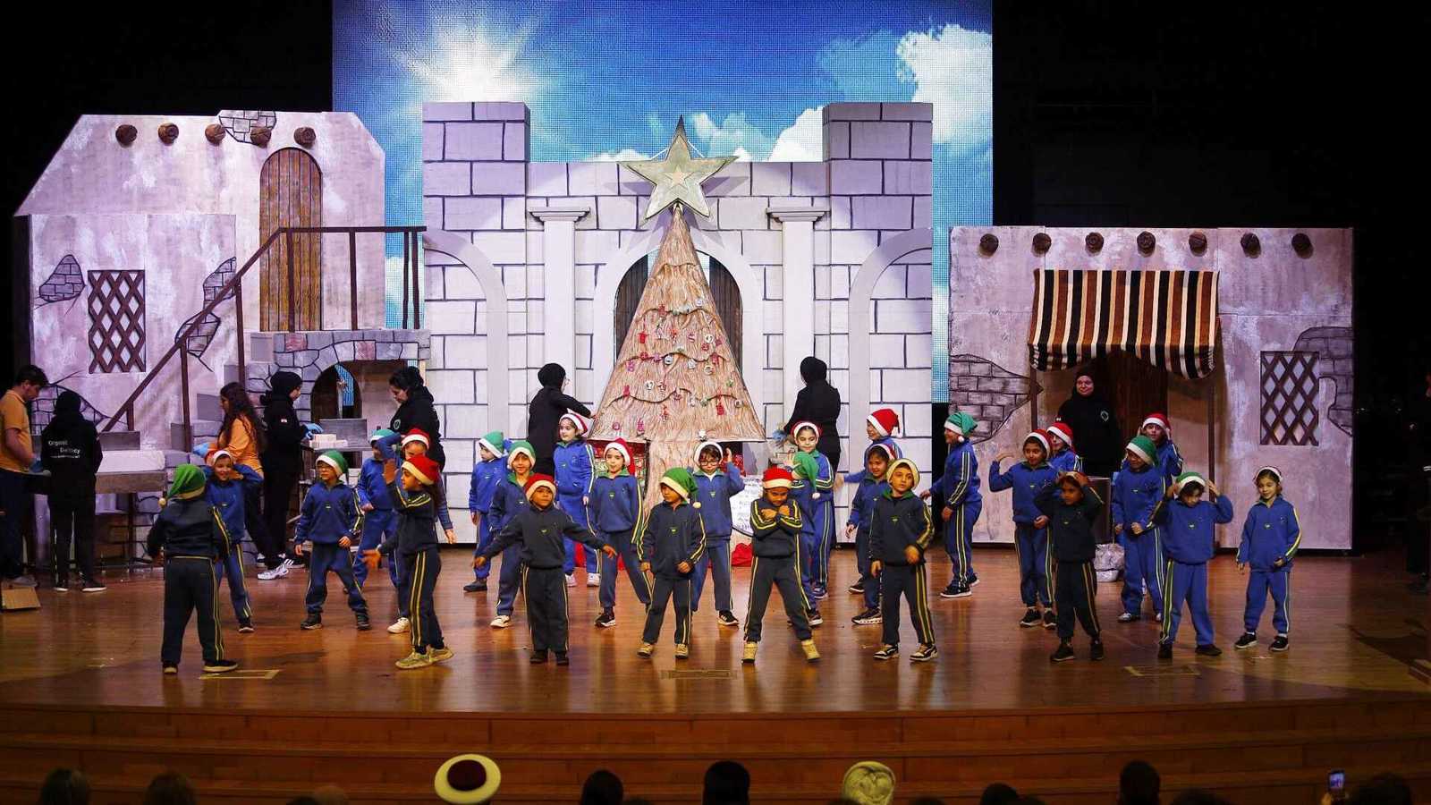 لبنان يحتفل بأكبر شجرة ميلاد مصنوعة من الصابون (صور)