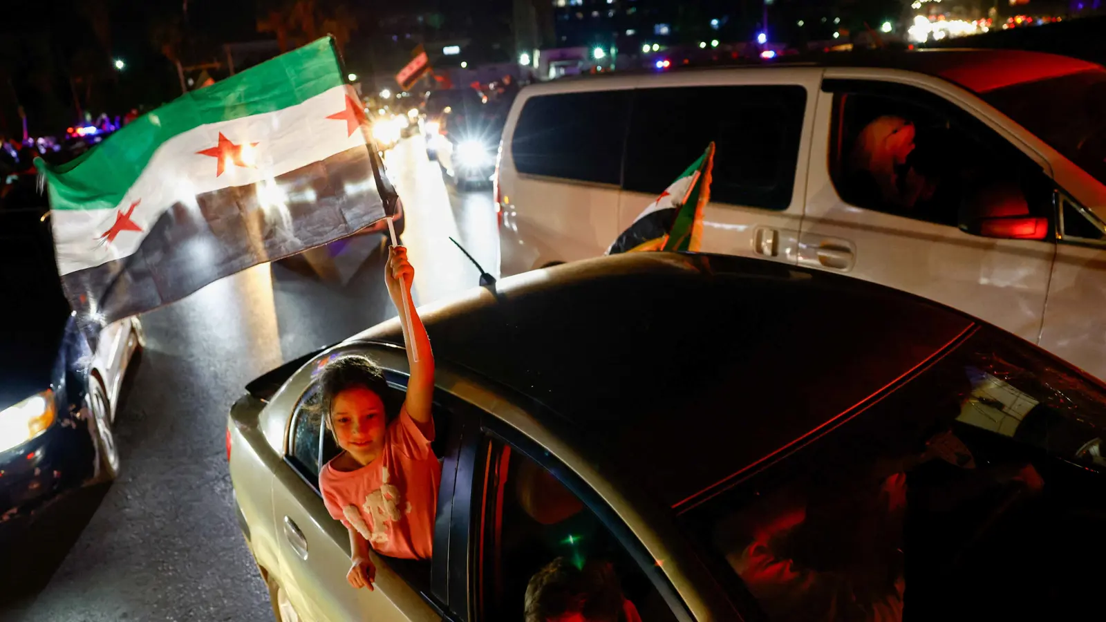 ماذا طلب ترامب من دمشق مقابل رفع العقوبات؟