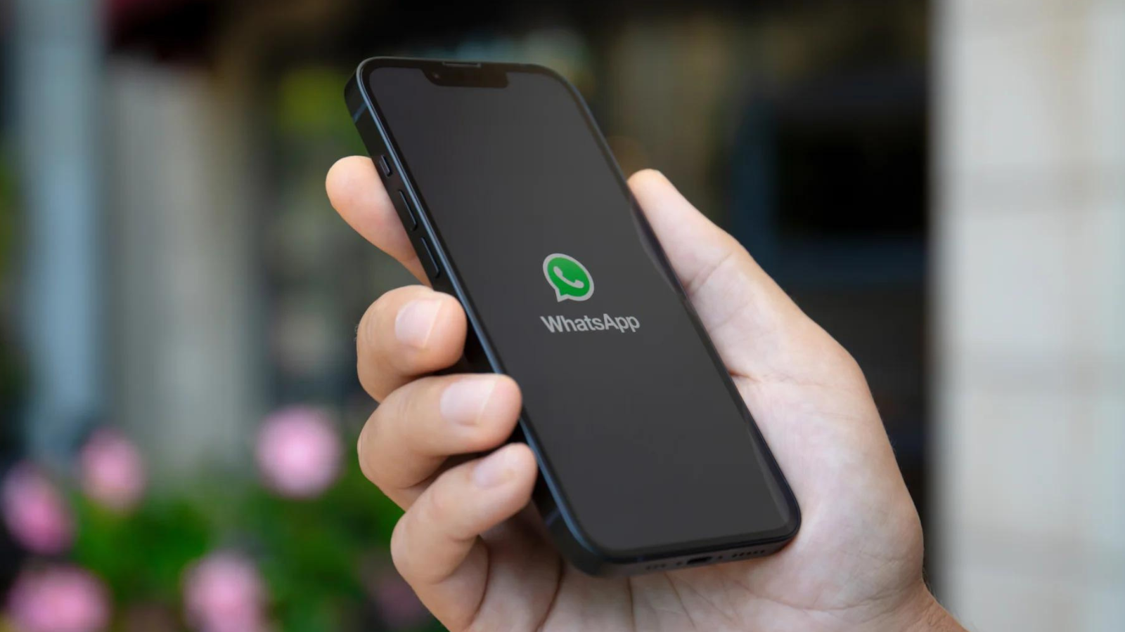 تعزز خصوصية المستخدم.. واتساب يجمع ميزات الأمان في مكان واحد