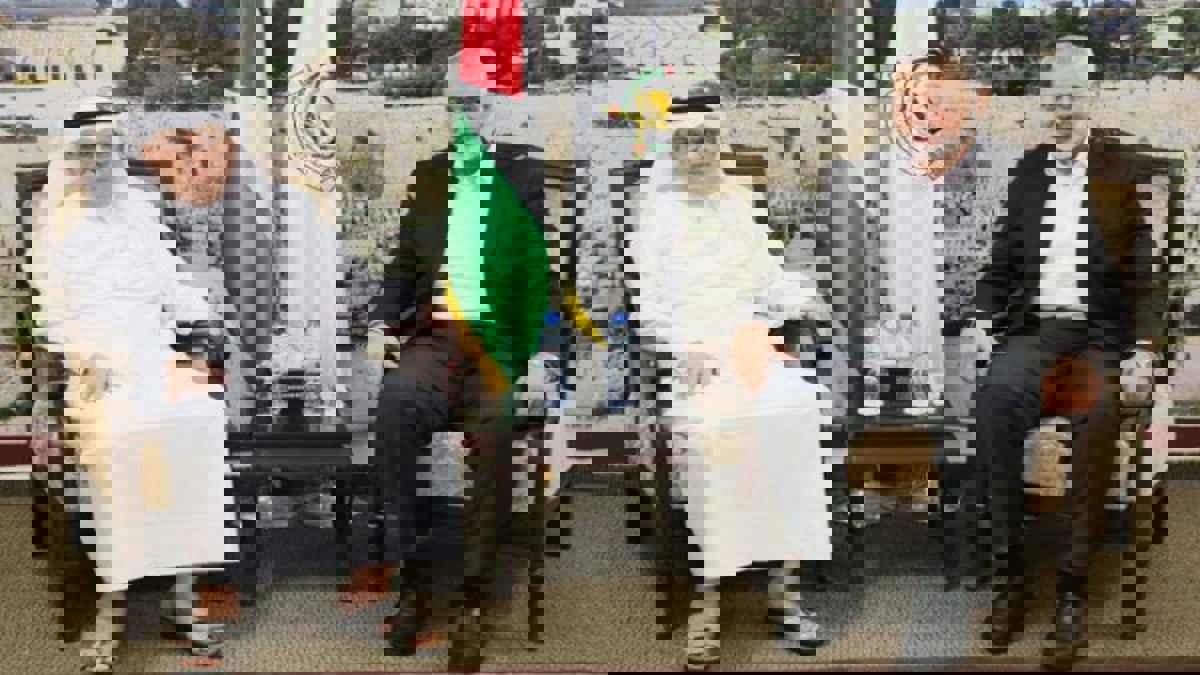 "بحثًا عن تقدير".. صحيفة إسرائيلية تكشف سبب استئناف قطر المعونة المالية لقطاع غزة