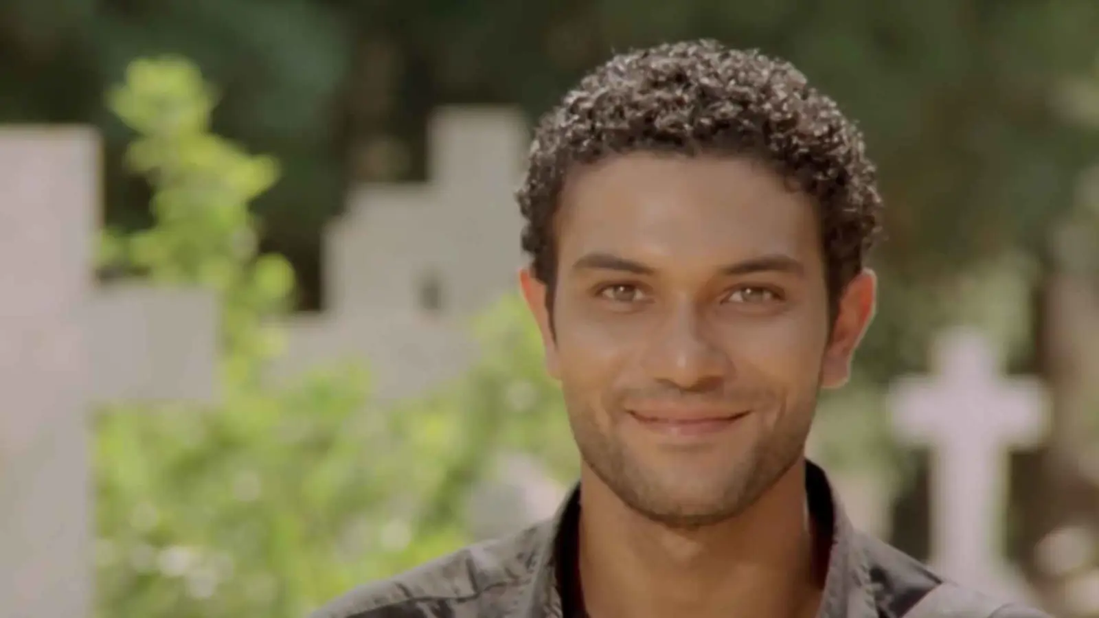 آسر ياسين يمازح أحمد السعدني بالاعتزال (فيديو)