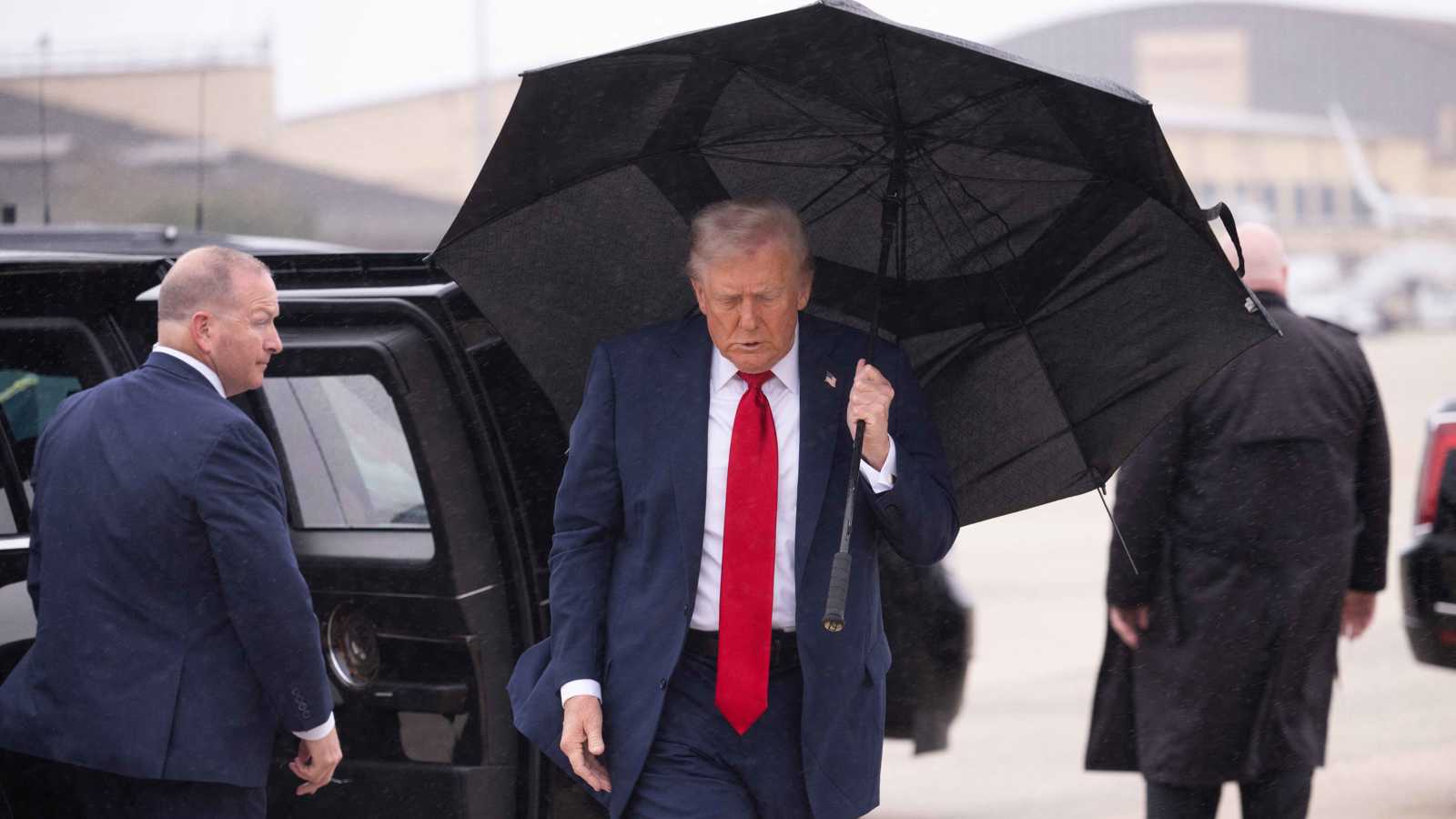 مصر تعتزم منح ترامب "قلادة النيل"