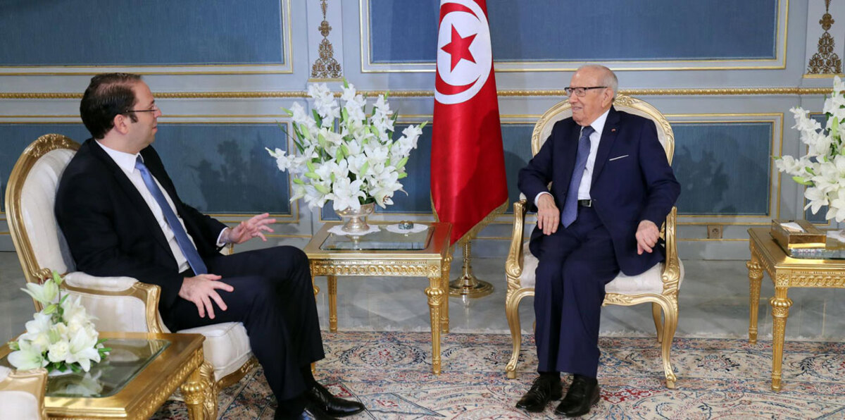 الحكومة التونسية ترد على دعوة السبسي بشأن "الثقة البرلمانية"