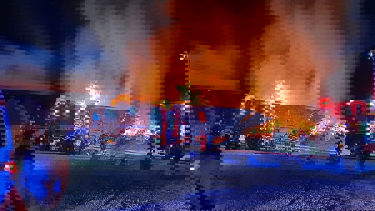 6 قتلى في حريق بنُزل في رومانيا
