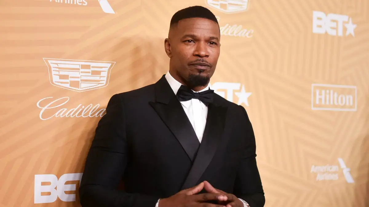 مايك تايسون: جيمي فوكس أصيب بـ"سكتة دماغية"