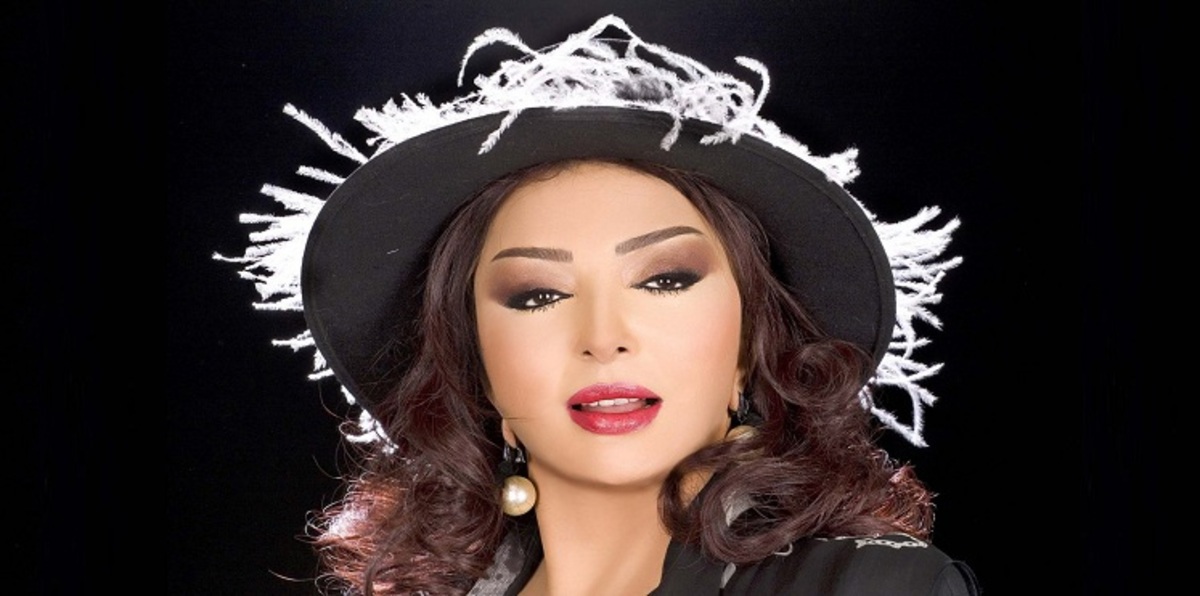 نبيلة عبيد تتحدث لـ "إرم نيوز" عن صفعة أحمد زكي التي أدخلتها المشفى