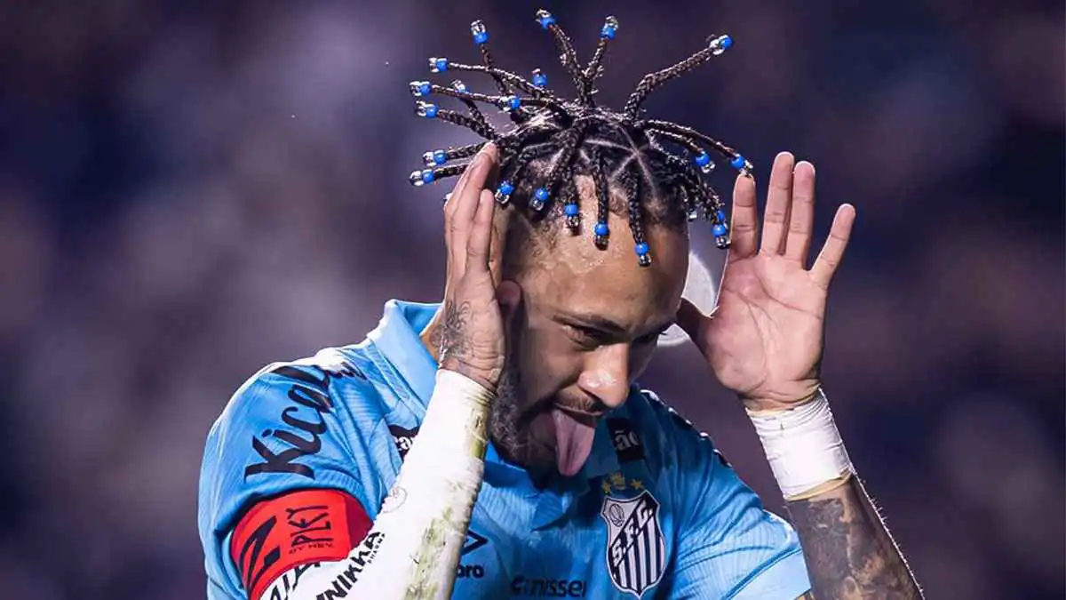 نيمار يحتفل على طريقة نجم الهلال السعودي (فيديو)