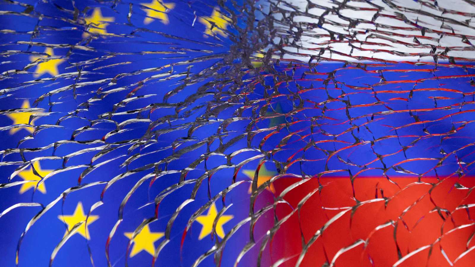 موسكو تحذر أوروبا.. "الأصول المجمدة" بين ساحة القانون وميدان التصعيد