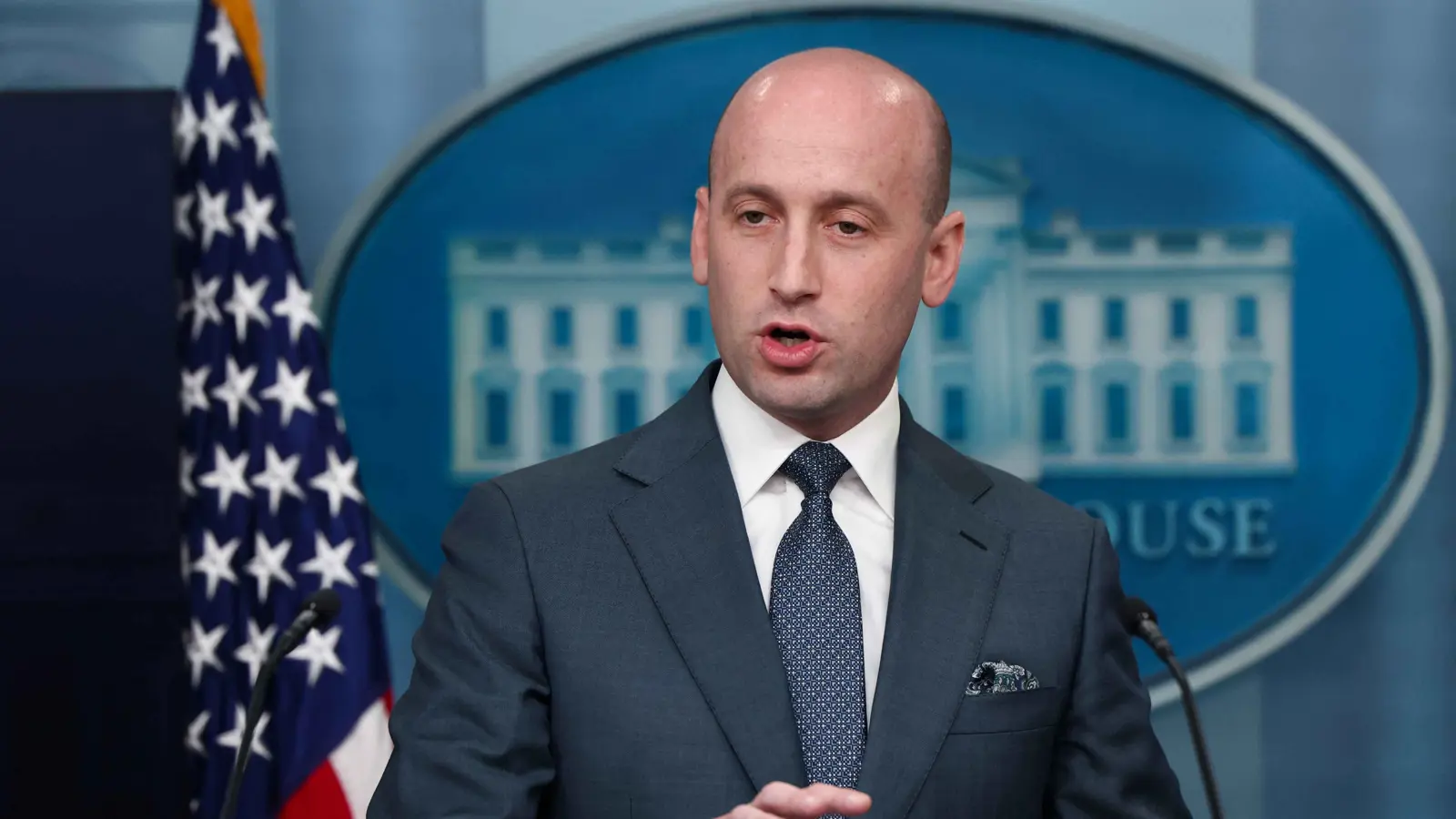 "مهندس الهجرة".. ستيفن ميلر أقوى مرشح لمنصب مستشار الأمن القومي الأمريكي