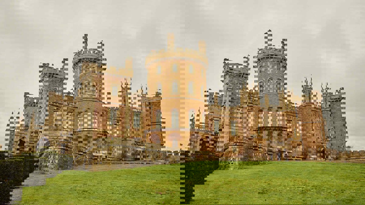 الشرطة البريطانية تعتقل رجلا اخترق أرض قلعة وندسور في وجود الملكة