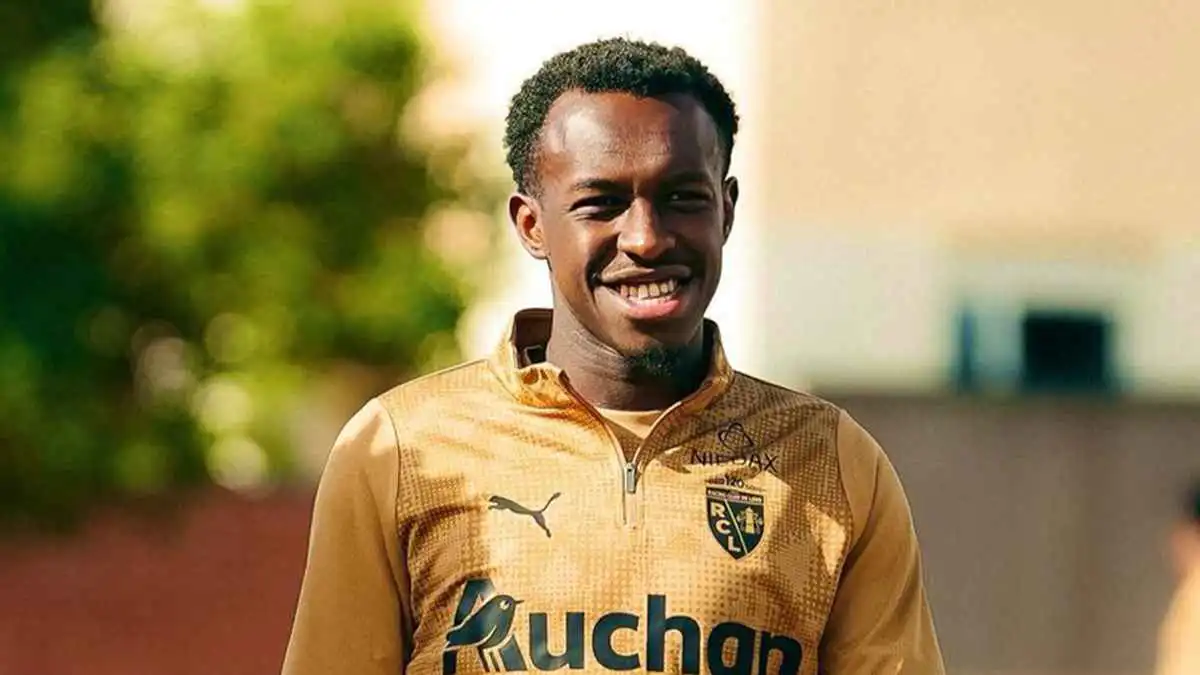 ريال مدريد أو النصر السعودي.. نصيحة مثيرة لسعود عبد الحميد (فيديو)