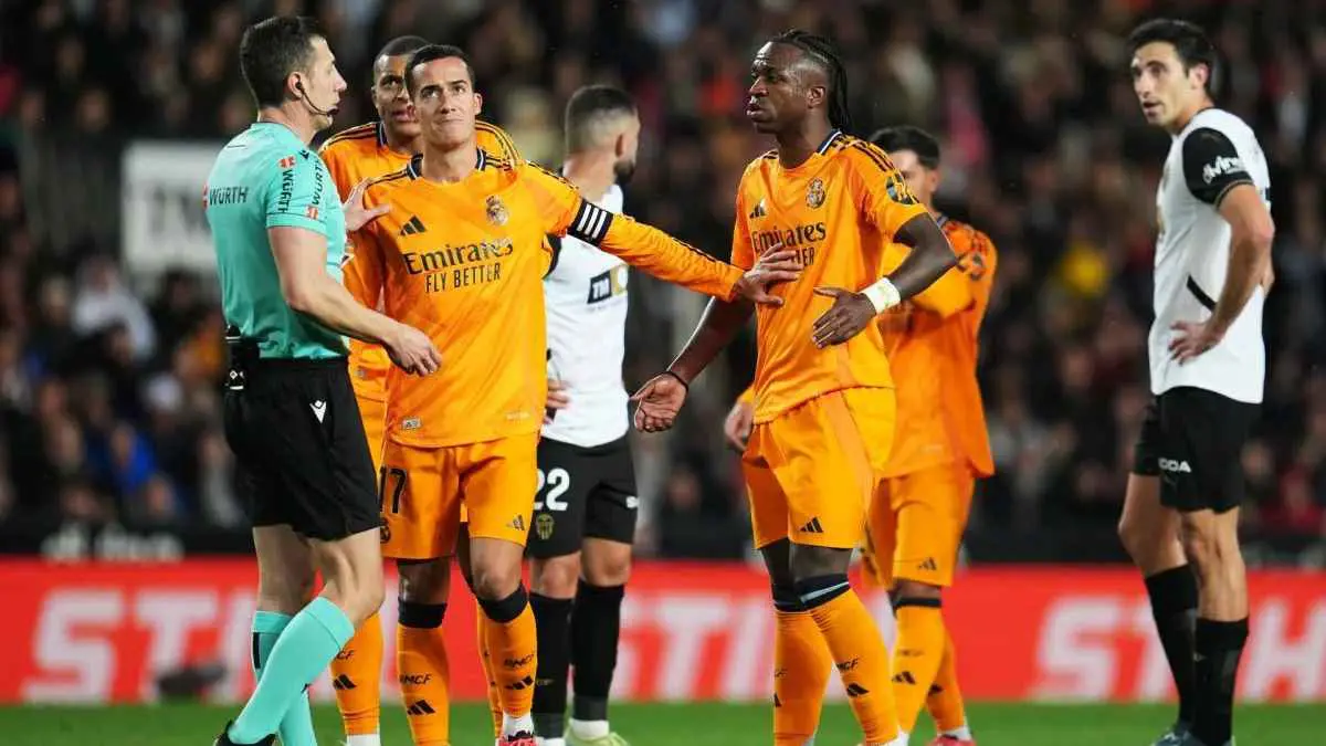 أكاذيب وظلم.. بيان صاعق من فالنسيا بسبب فينيسيوس جونيور