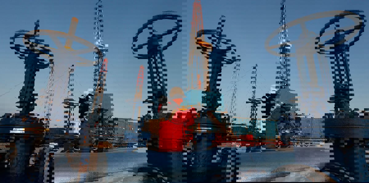 إدارة الطاقة الأمريكية ترجح تحسن أسعار النفط عام 2018