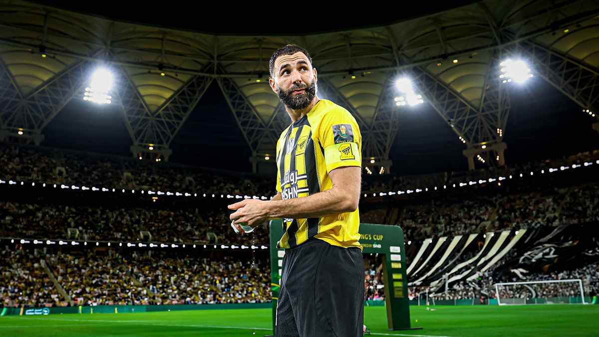 ثالث أسوأ لاعب.. تقييم كارثي لكريم بنزيما أمام الفتح (صورة)