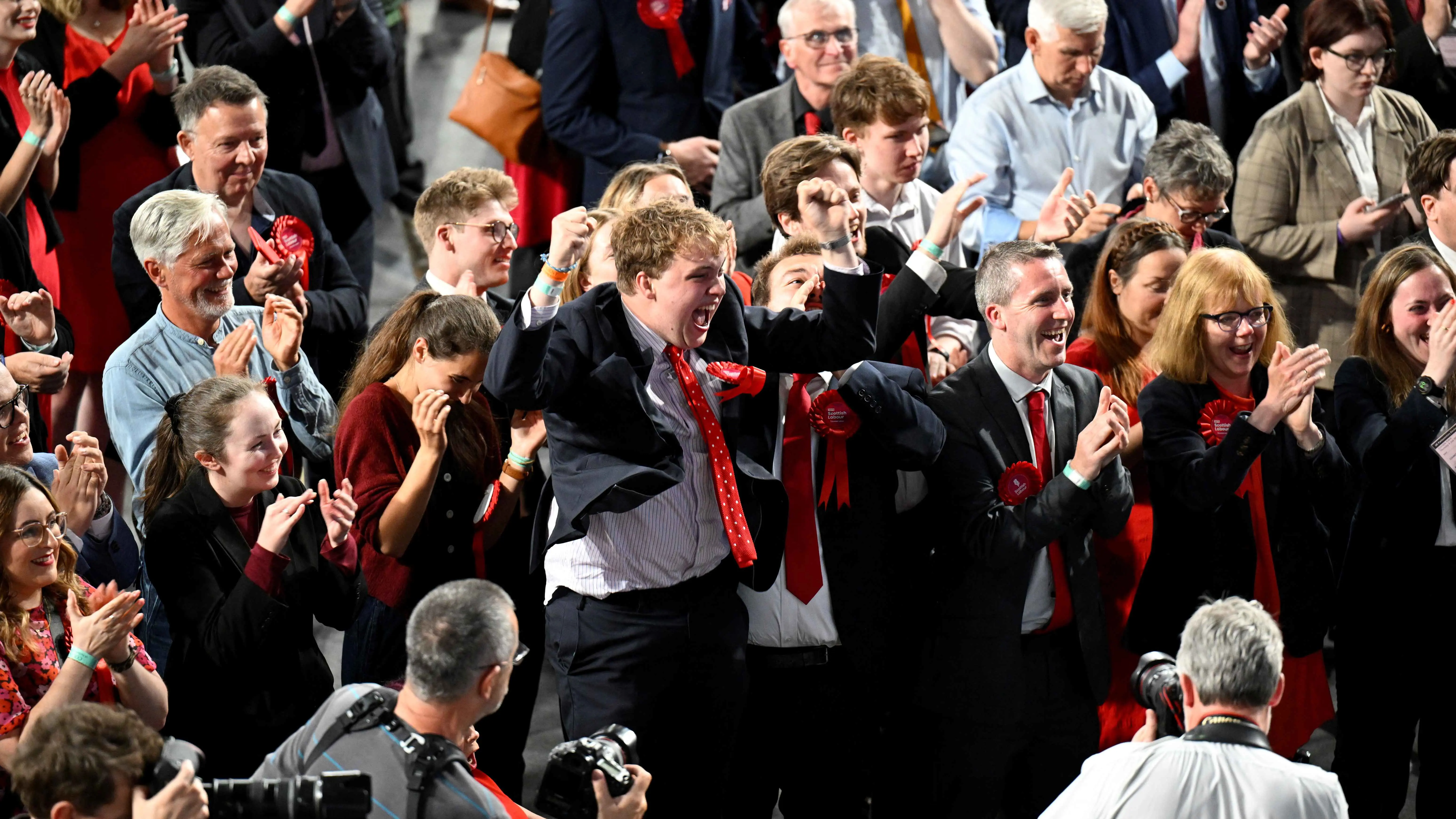 نتائج أولية.. فوز حزب "العمال" بالأغلبية المطلقة في البرلمان البريطاني