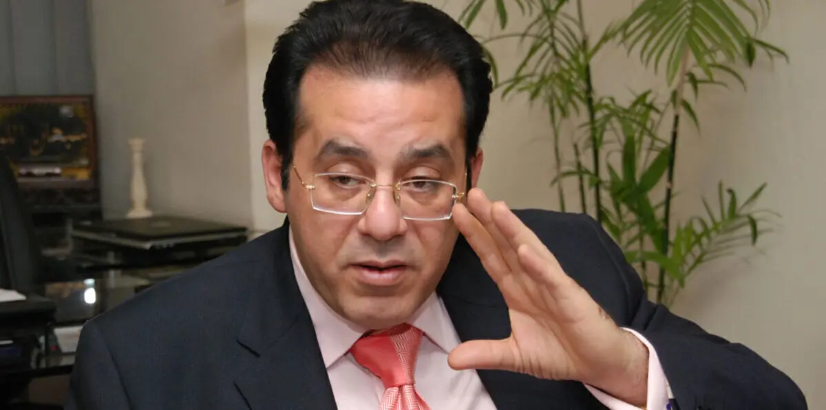 قناة "الشرق" الإخوانية تهاجم "الأناضول" بعد تسريبها صورًا واتهامات لأيمن نور