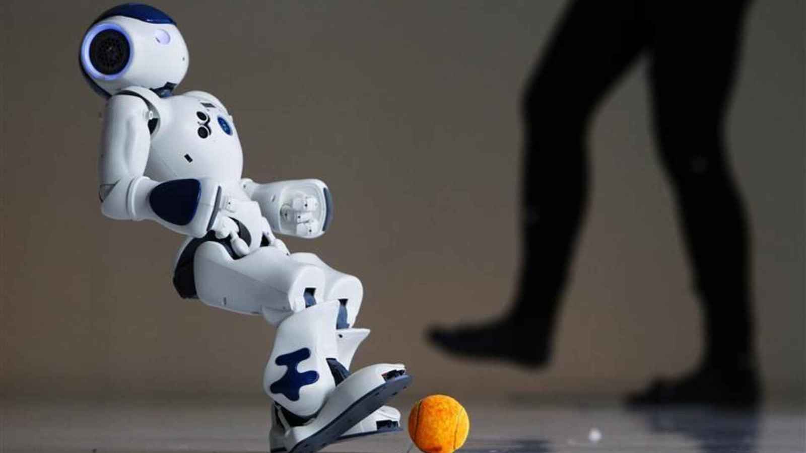 مستوحى من فيلم شهير.. "روبوت خارق" لمساعدة المصابين بالشلل