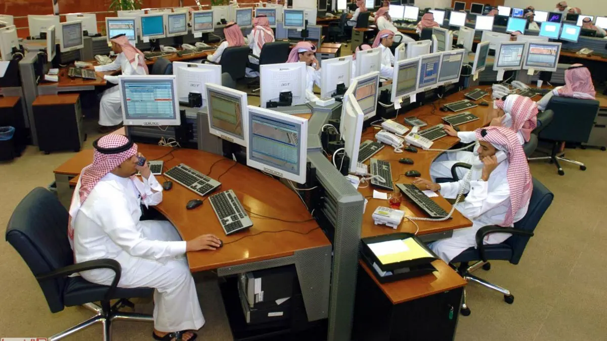 انخفاض عدد الحاصلين على إعانات البطالة الشهرية في السعودية مع توفر آلاف الوظائف