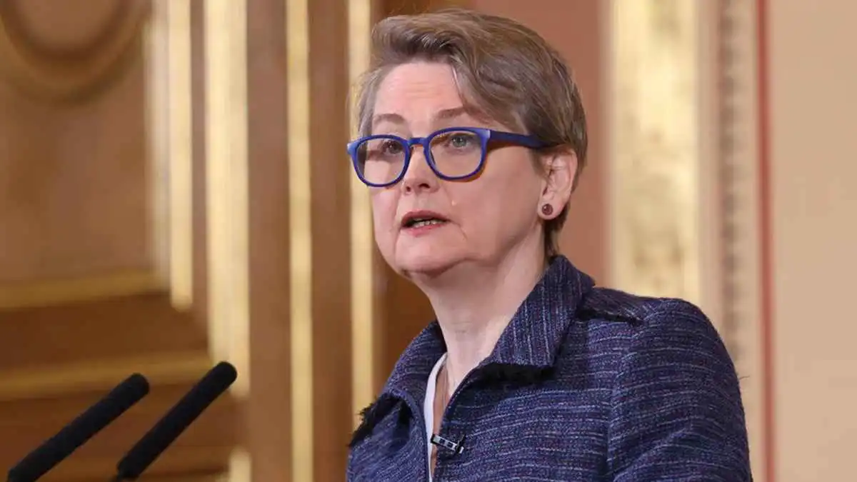 بريطانيا ترفض الدعوات الأوروبية لإعادة الانخراط الدبلوماسي مع روسيا