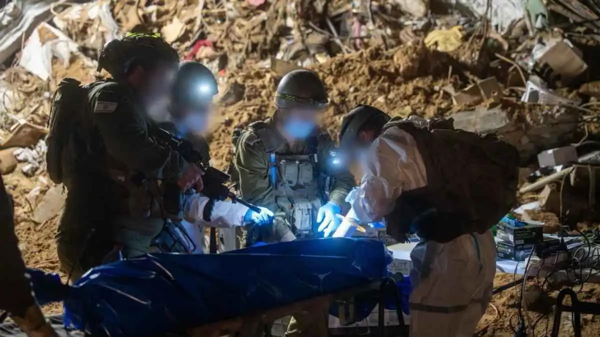 القلب الشجاع.. "الشاباك" يكشف كواليس إعادة جثة آخر رهينة في غزة‎