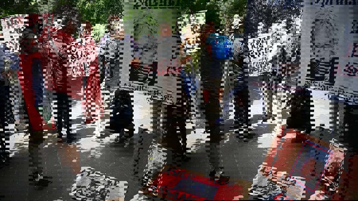 محاميتان لأسانغ تتّهمان الـ"سي آي إيه" بالتجسّس عليهما