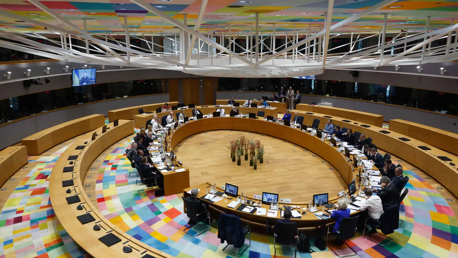 قادة الاتحاد الأوروبي يدينون الضربات العسكرية الإيرانية ضد دول المنطقة