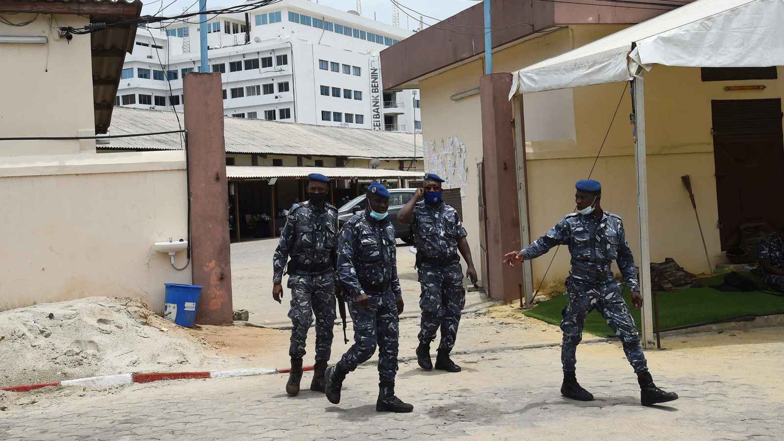 مقتل 5 جنود  في هجوم على مركز للشرطة في بنين