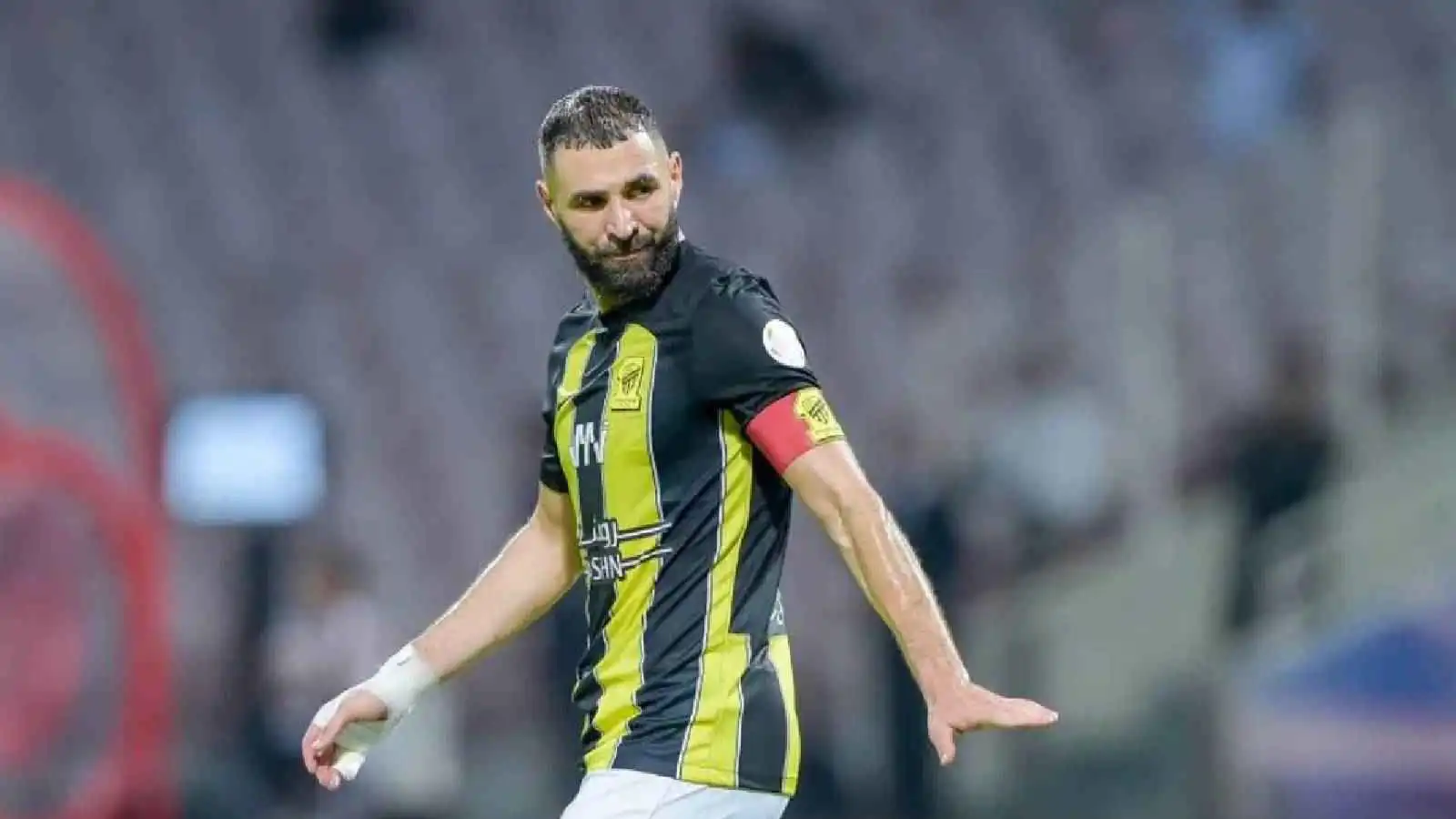 أول عرض يصل كريم بنزيما بعد رفضه اللعب مع الاتحاد السعودي